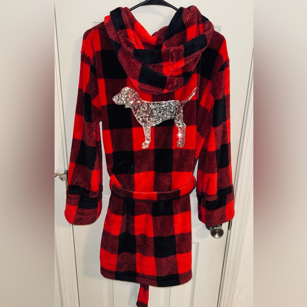 PINK Victoria's Secret Red and Black Plaid Robe